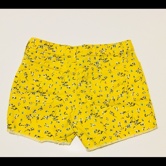Old Navy kid Girls yellow flower shorts size 14 - Picture 2 of 4